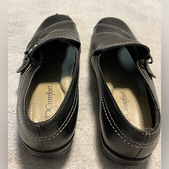 Beautiful I ❤️ Comfort black slip on shoes. - Picture 3 of 10
